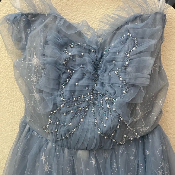 Cinderella Prom Gown - Picture 5 of 9